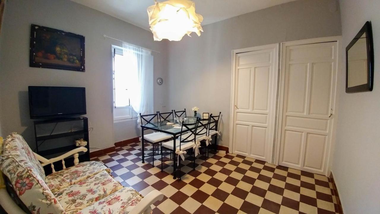 Apartamento Plaza De Dona Elvira 8 Seville Luaran gambar